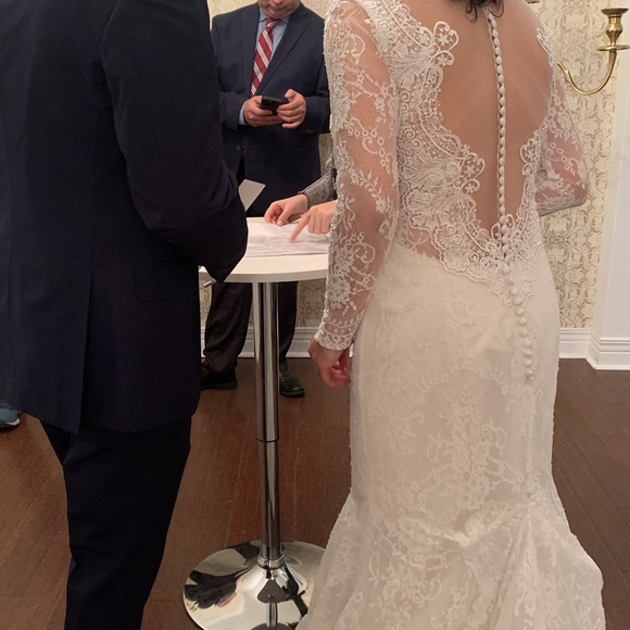 Allure wedding dress style 9260 size S - Picture 10 of 16